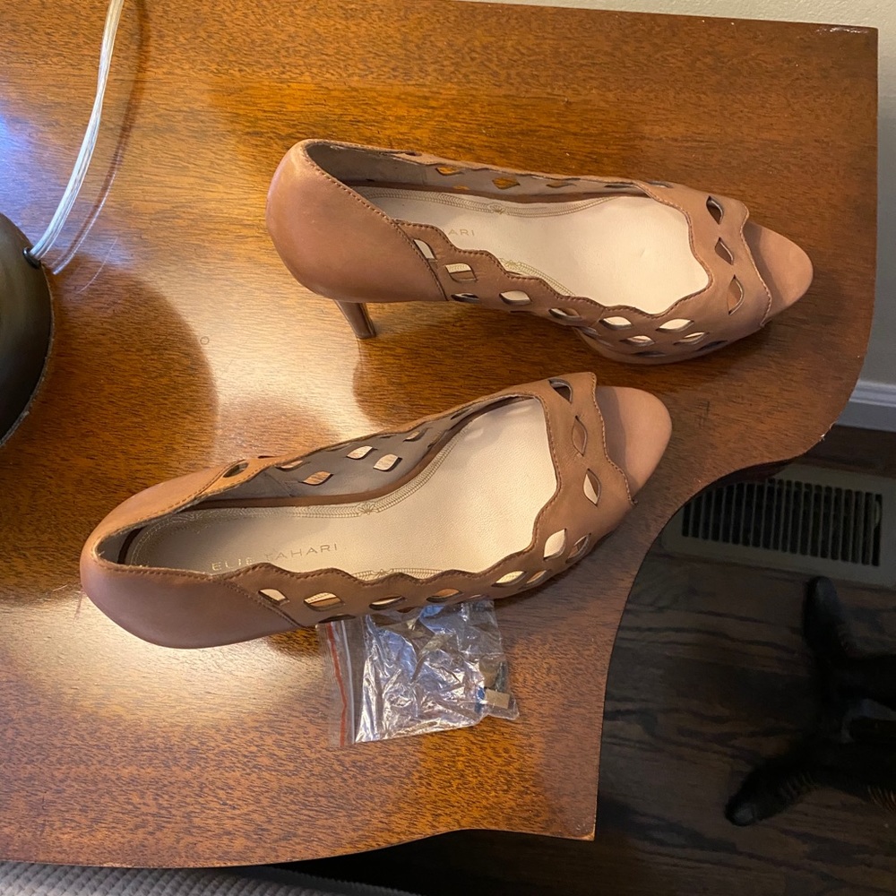 Elie Tahari Heels - Picture 2 of 4